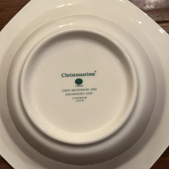 Nikko Ceramics Christmas Bowl - Picture 3 of 6